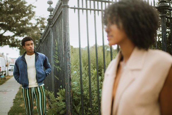 Sac banane homme : les clés pour un look à la fois chic et pratique